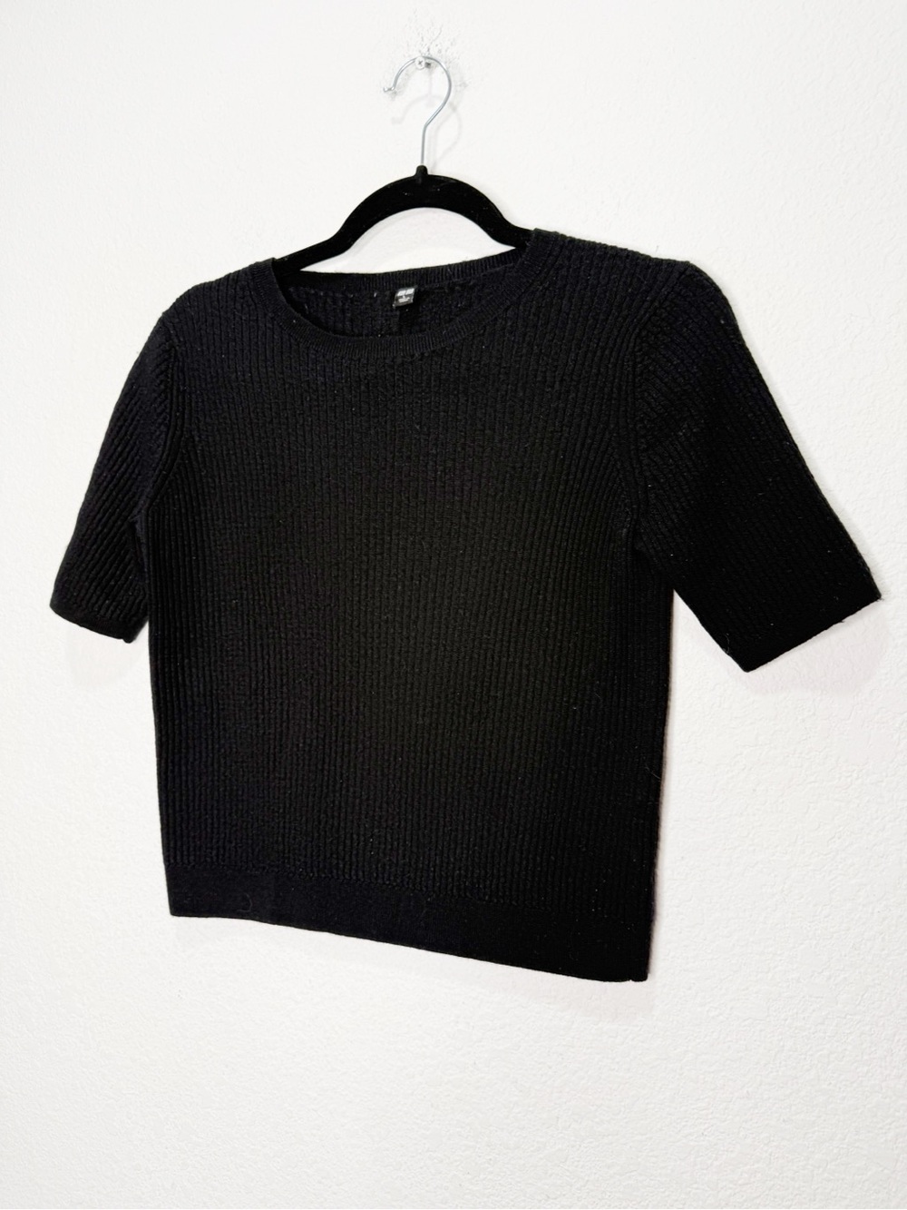 Uniqlo 100% Wool Crop Top Ribbed Minimalist Neutral Layering